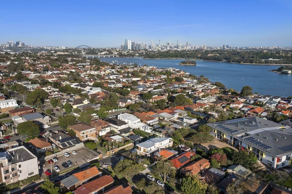 Russell Lea snapshot image 1